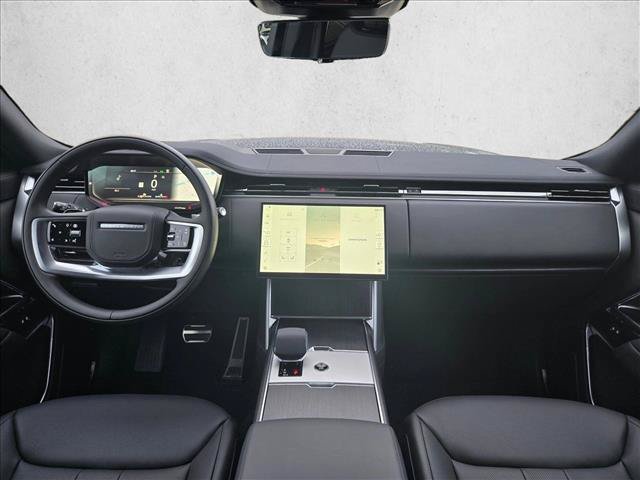 New 2026 Land Rover Range Rover Long Wheelbase SE AWD/4WD image 15