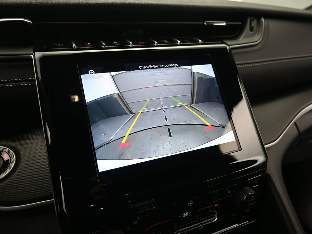 Used 2024 Jeep Grand Cherokee Laredo w/ Luxury Tech Group I image 35