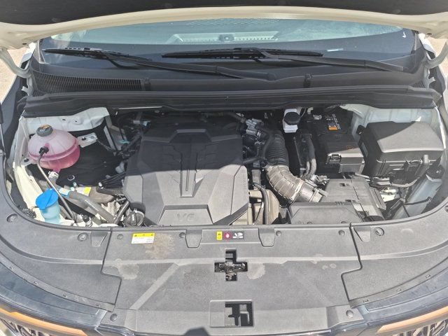 Used 2025 Kia Carnival FWD image 36