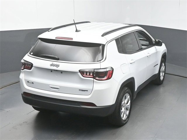 Used 2024 Jeep Compass Latitude image 44