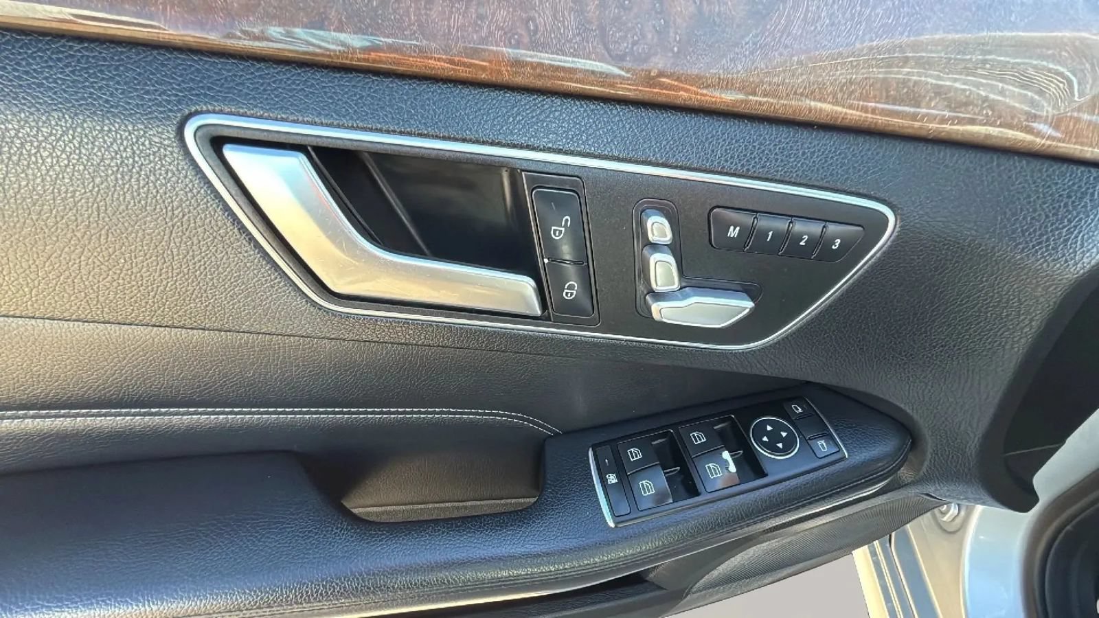 Used 2014 Mercedes-Benz E 350 Sedan image 30