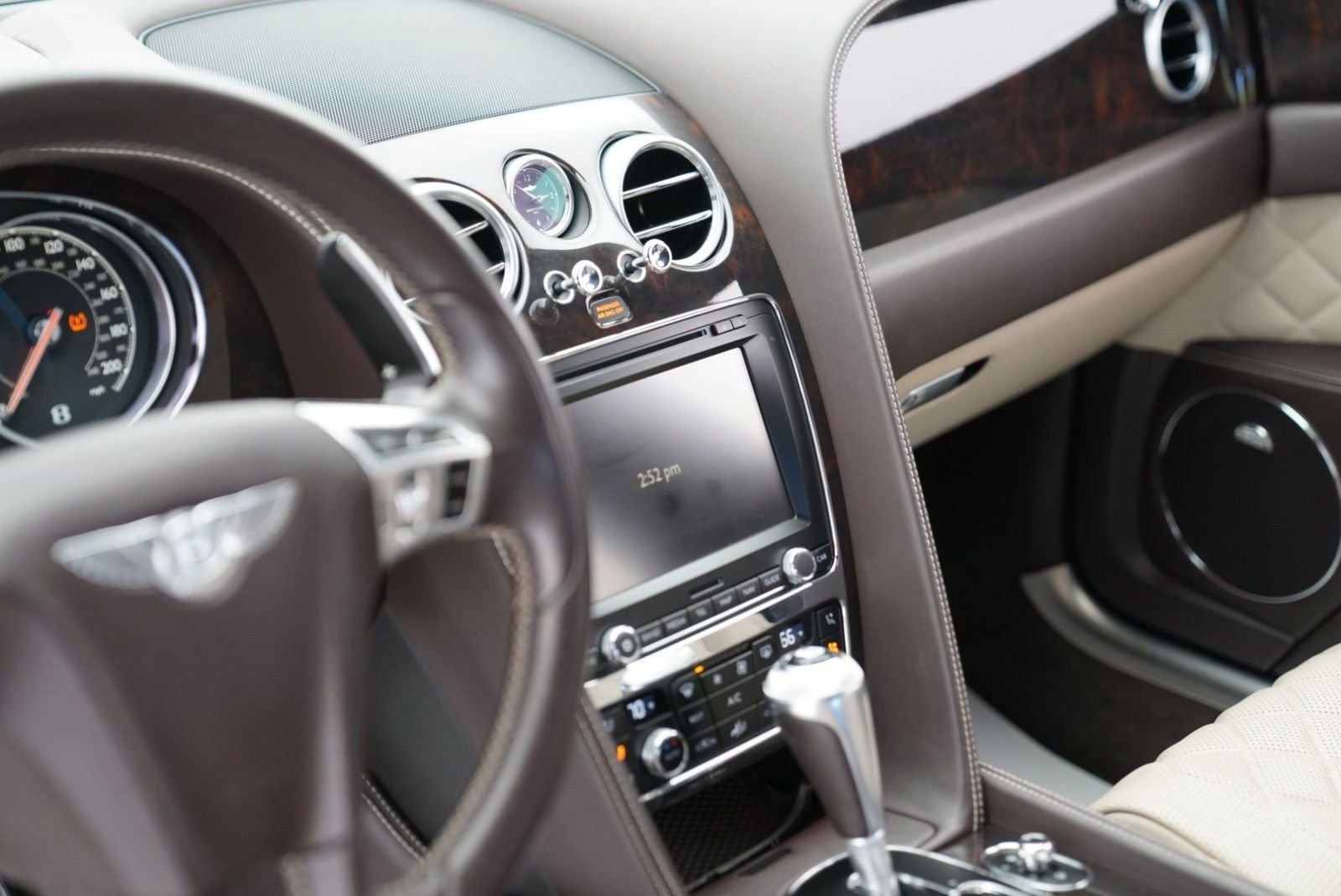 Used 2017 Bentley Flying Spur W12 AWD/4WD image 25