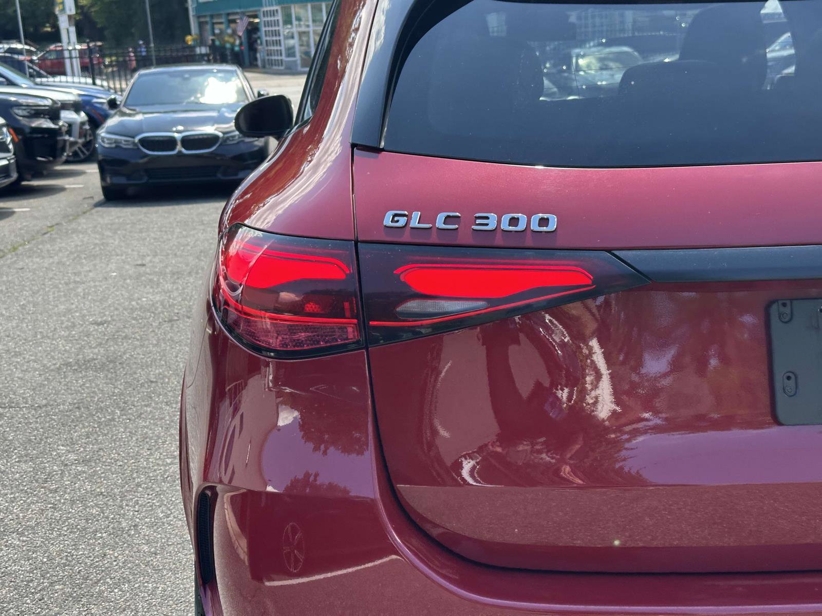 Used 2024 Mercedes-Benz GLC 300 4MATIC w/ AMG Line image 11