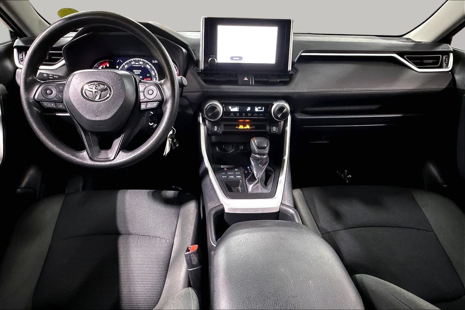 Used 2024 Toyota RAV4 LE AWD/4WD image 16