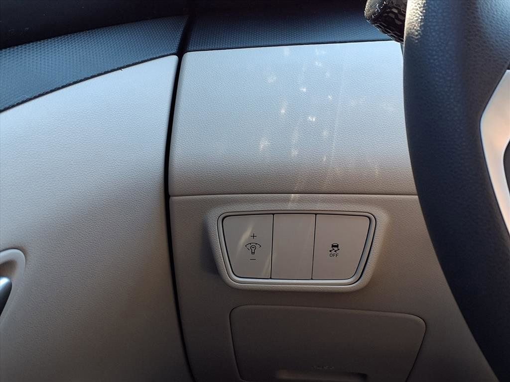 Used 2024 Hyundai Tucson SE image 16