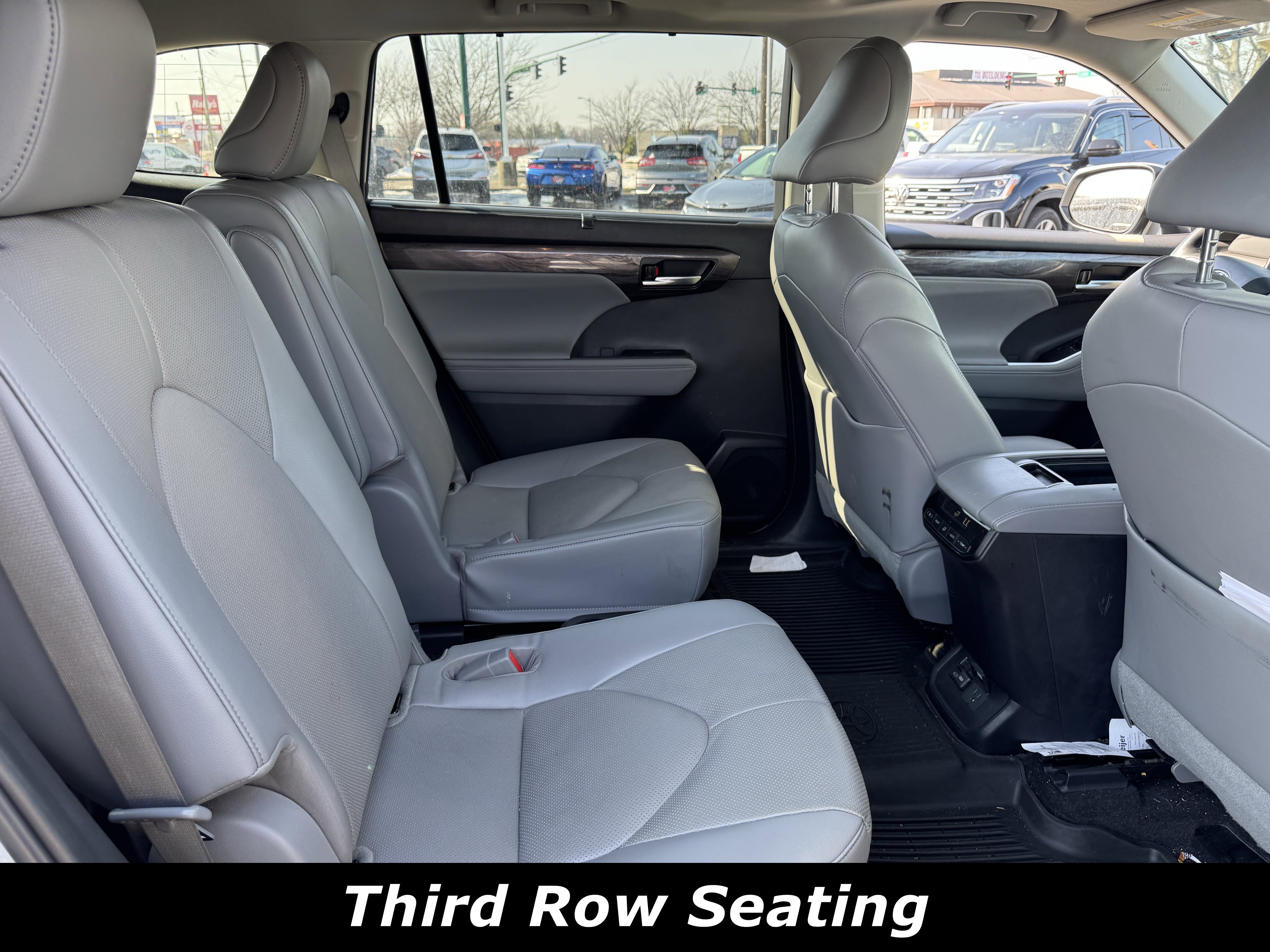 Used 2023 Toyota Highlander Limited image 6
