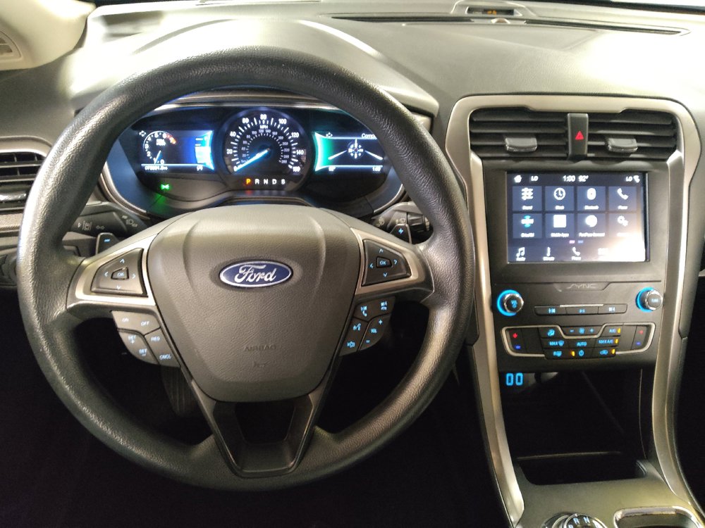 Used 2019 Ford Fusion SE FWD image 22