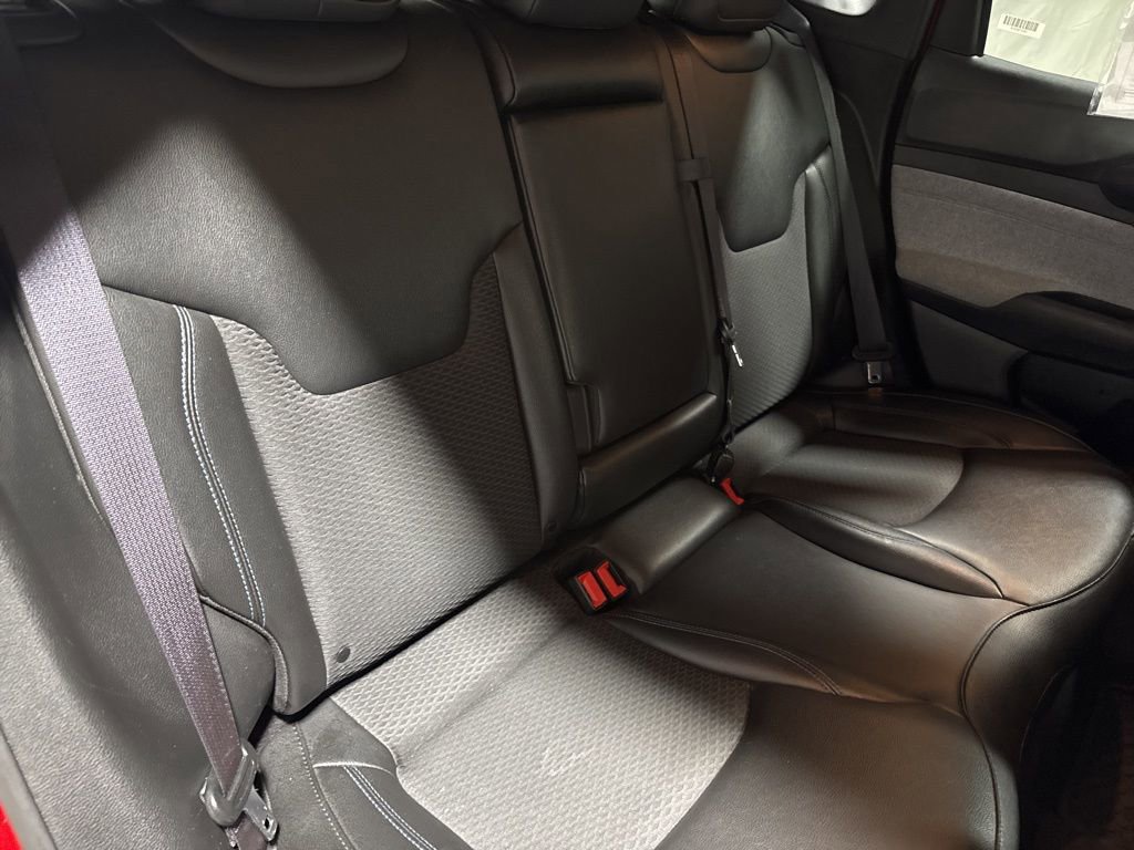 Used 2025 Jeep Compass Latitude w/ Sun & Sound Group image 12