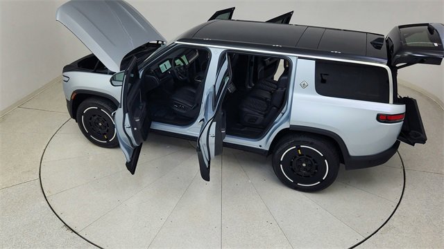 Used 2025 Rivian R1S Adventure image 87