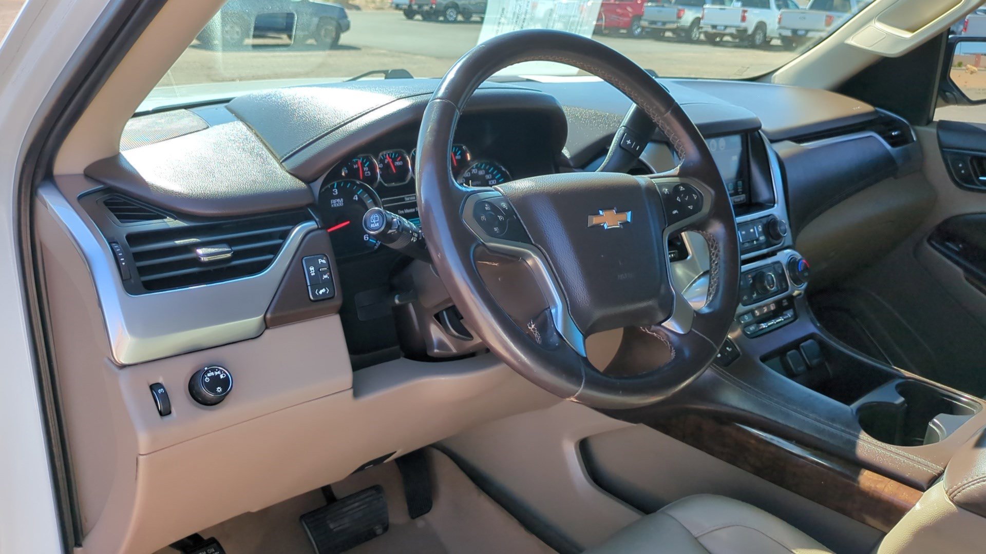 Used 2019 Chevrolet Suburban LT RWD image 13
