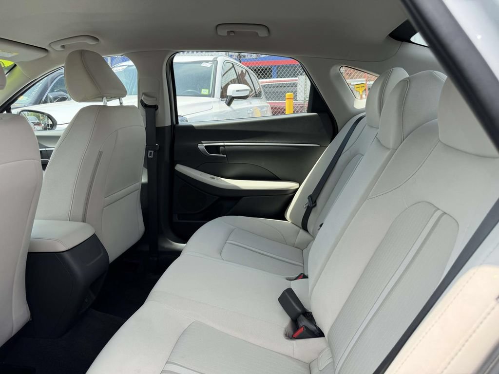 Used 2025 Hyundai Sonata SE FWD image 11