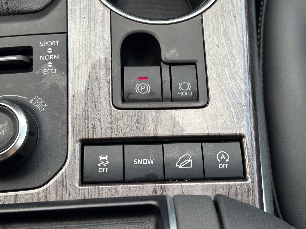 Used 2021 Toyota Highlander Limited AWD/4WD image 33