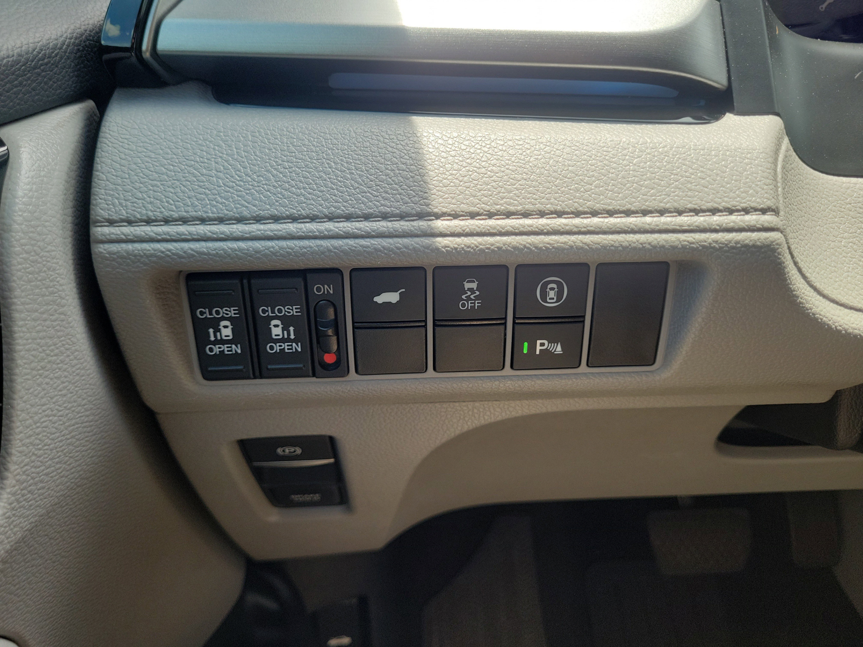 Certified 2024 Honda Odyssey Touring image 28
