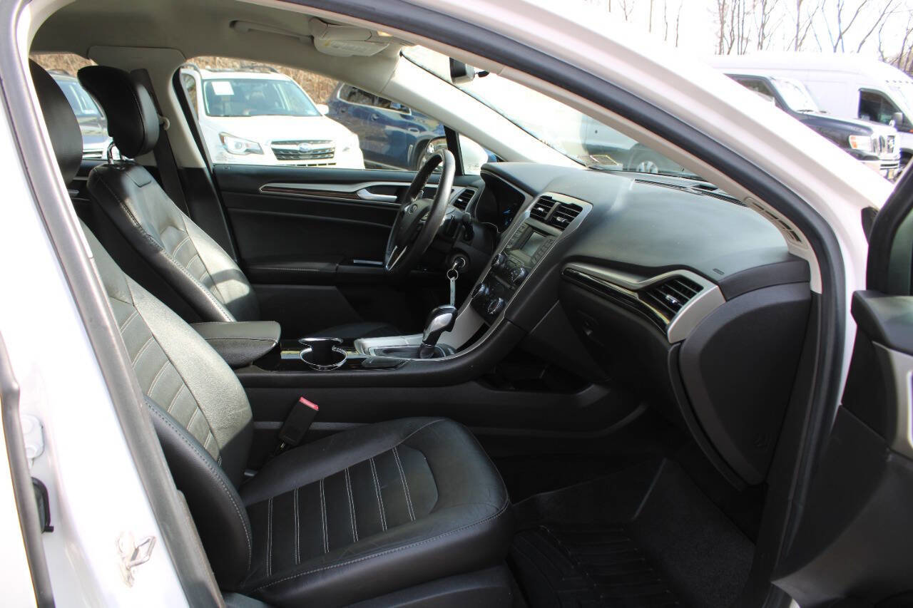 Used 2014 Ford Fusion SE w/ Equipment Group 202A image 29