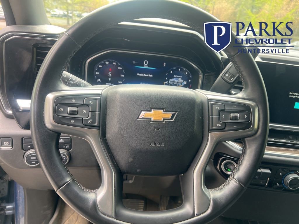 Used 2024 Chevrolet Silverado 2500 LT w/ Convenience Package image 18