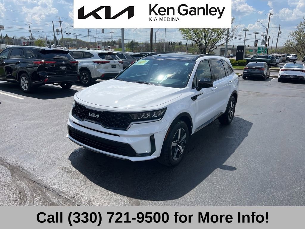 Certified 2023 Kia Sorento S w/ Panoramic Sunroof Package FWD image 3