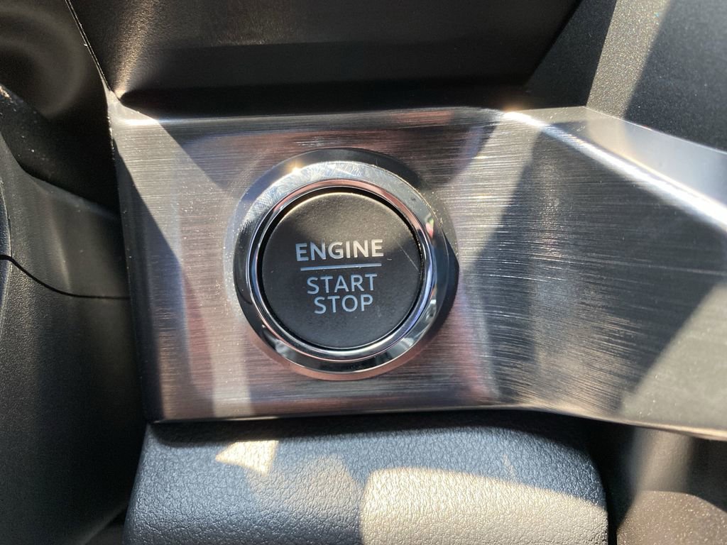 New 2025 Ford F250 Lariat w/ Lariat Ultimate Package image 37