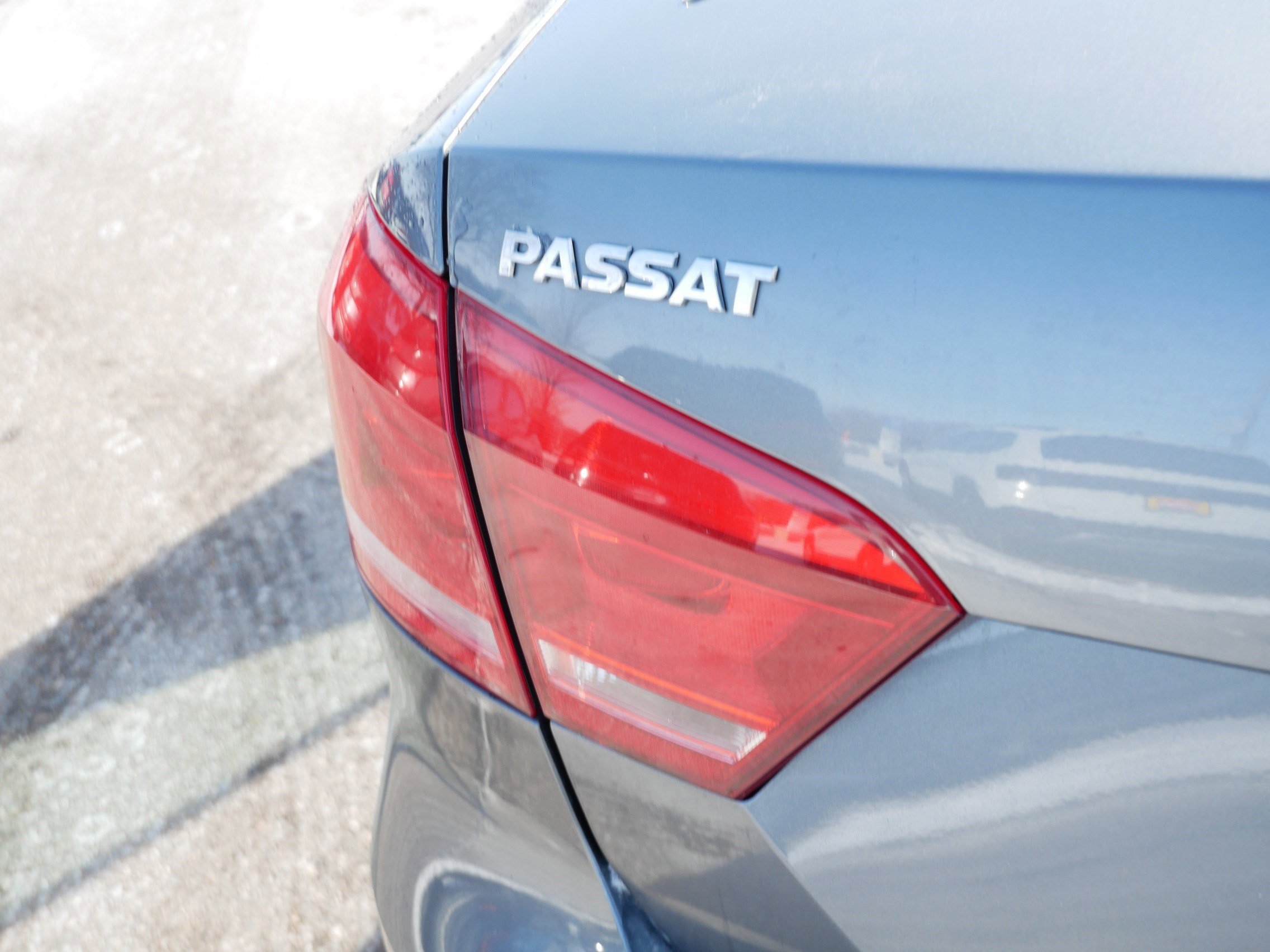 Used 2013 Volkswagen Passat Wolfsburg Edition image 17