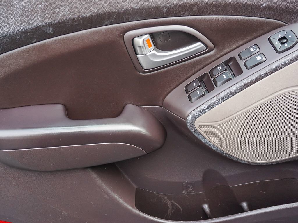 Used 2013 Hyundai Tucson Limited w/ Premium Pkg image 19