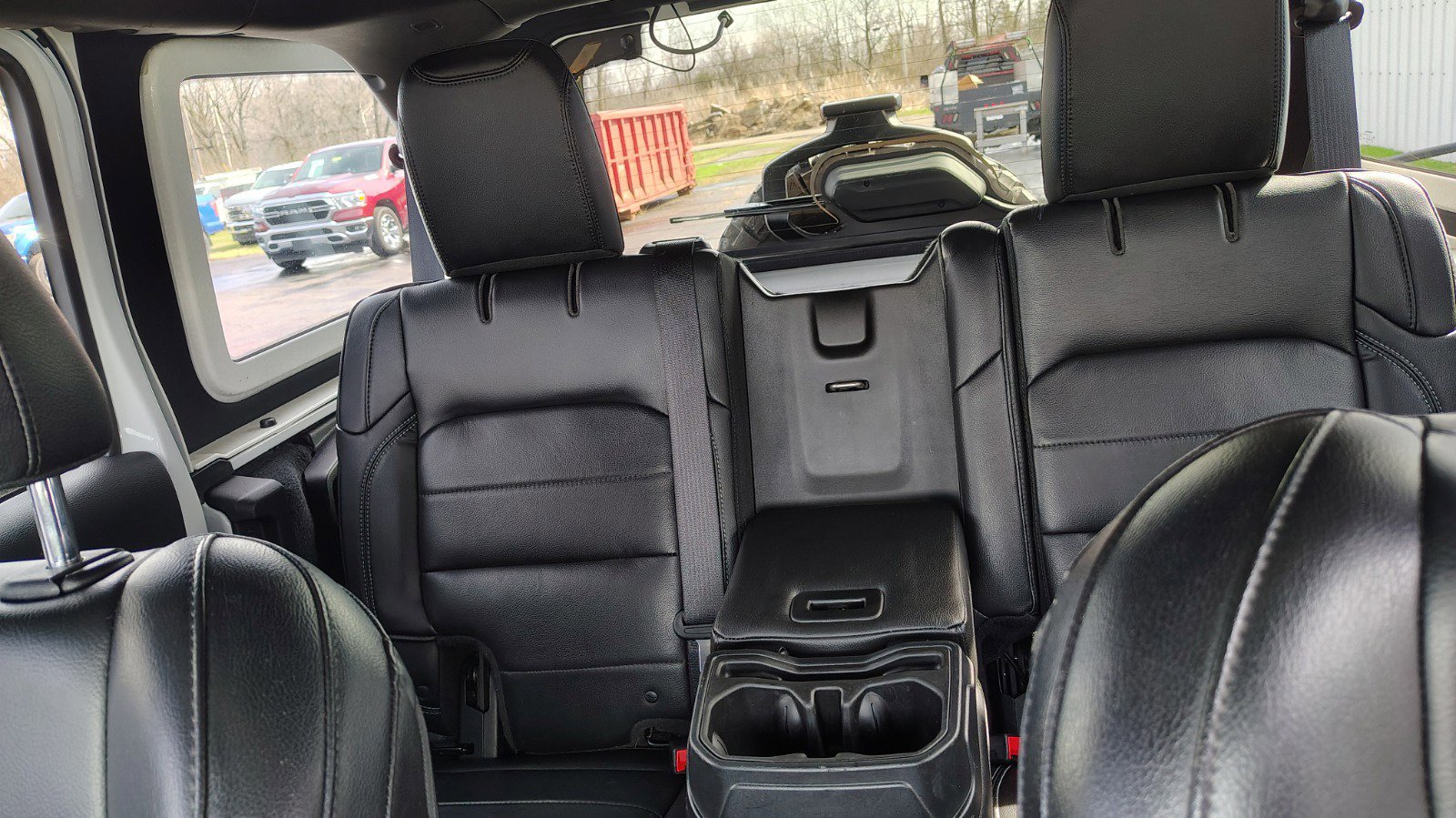 Used 2018 Jeep Wrangler Unlimited Sahara w/ Quick Order Package 24M Moab image 19