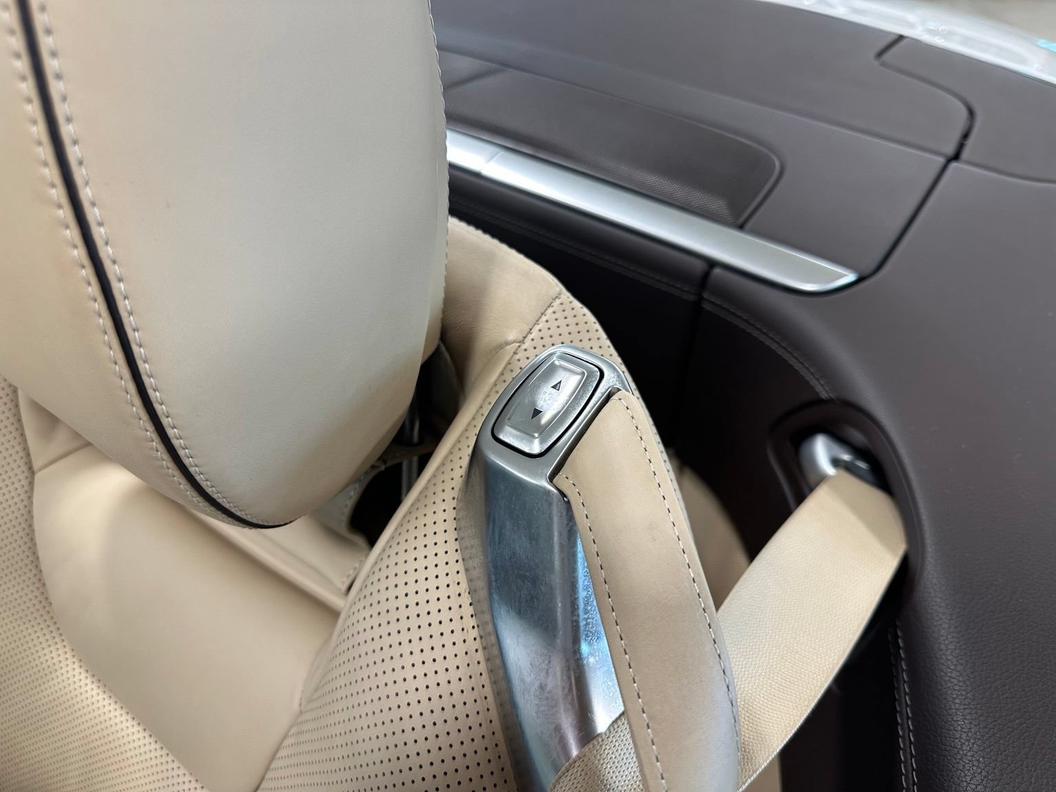 Used 2016 Mercedes-Benz SL 550 image 24