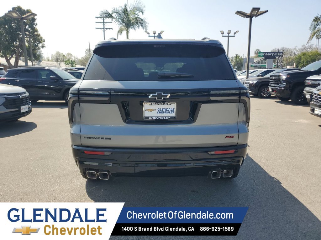 New 2026 Chevrolet Traverse RS w/ LPO, Floor Liner Package FWD image 5