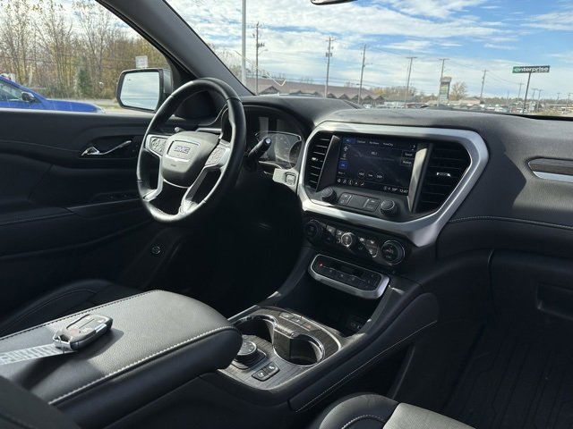 Used 2023 GMC Acadia SLT w/ Technology Package image 8