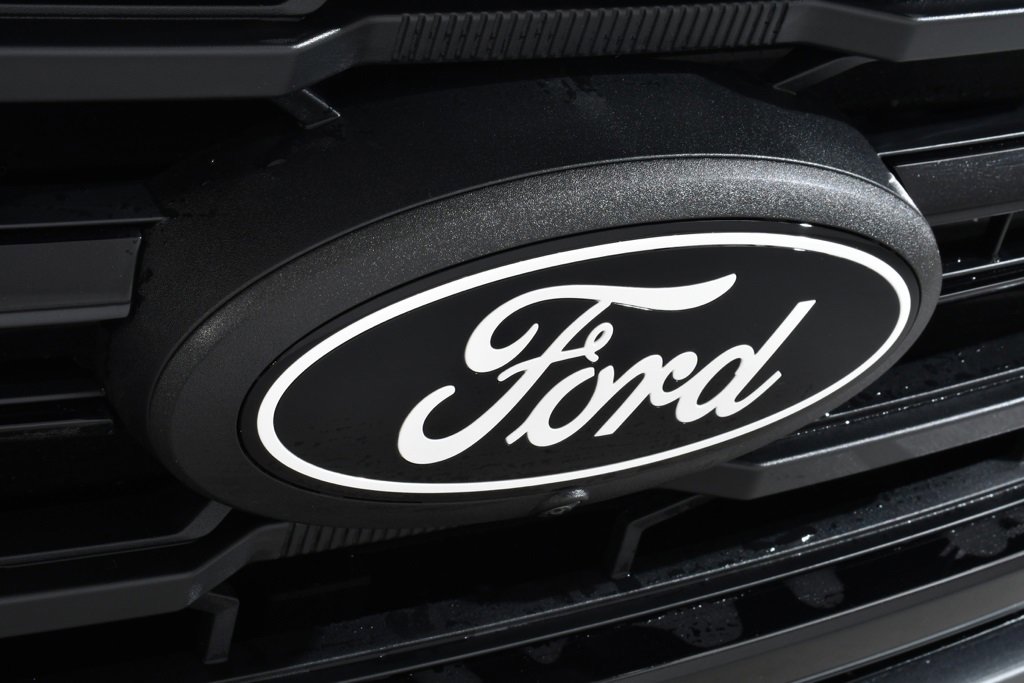 New 2025 Ford F150 XLT w/ Equipment Group 302A MID image 20