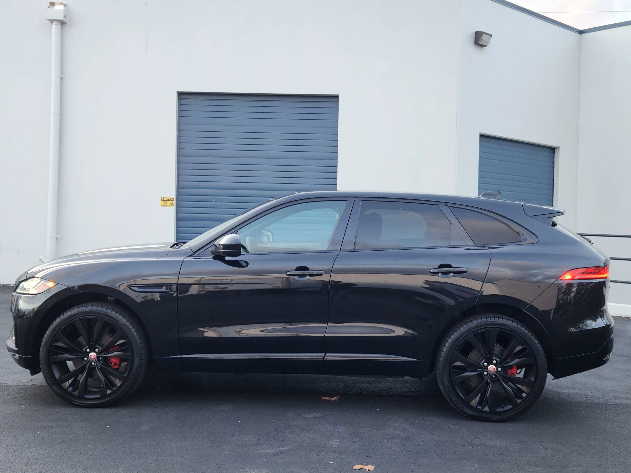 Used 2017 Jaguar F-PACE S image 2