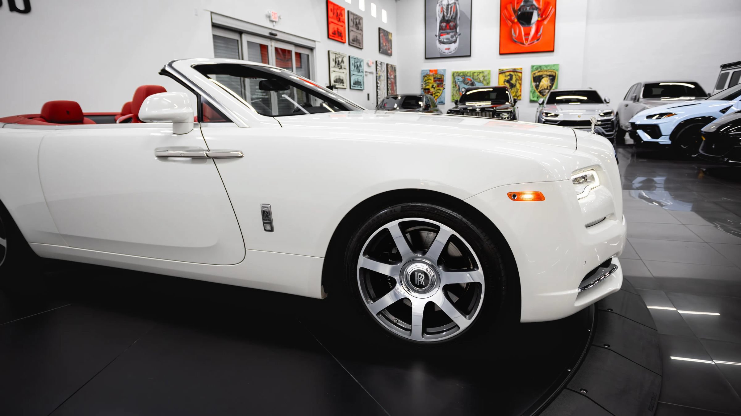 Used 2017 Rolls-Royce Dawn RWD image 31