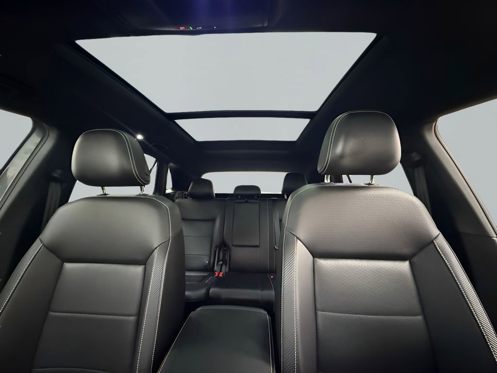 Used 2022 Volkswagen Atlas Cross Sport SE w/ Panoramic Sunroof Package FWD image 16