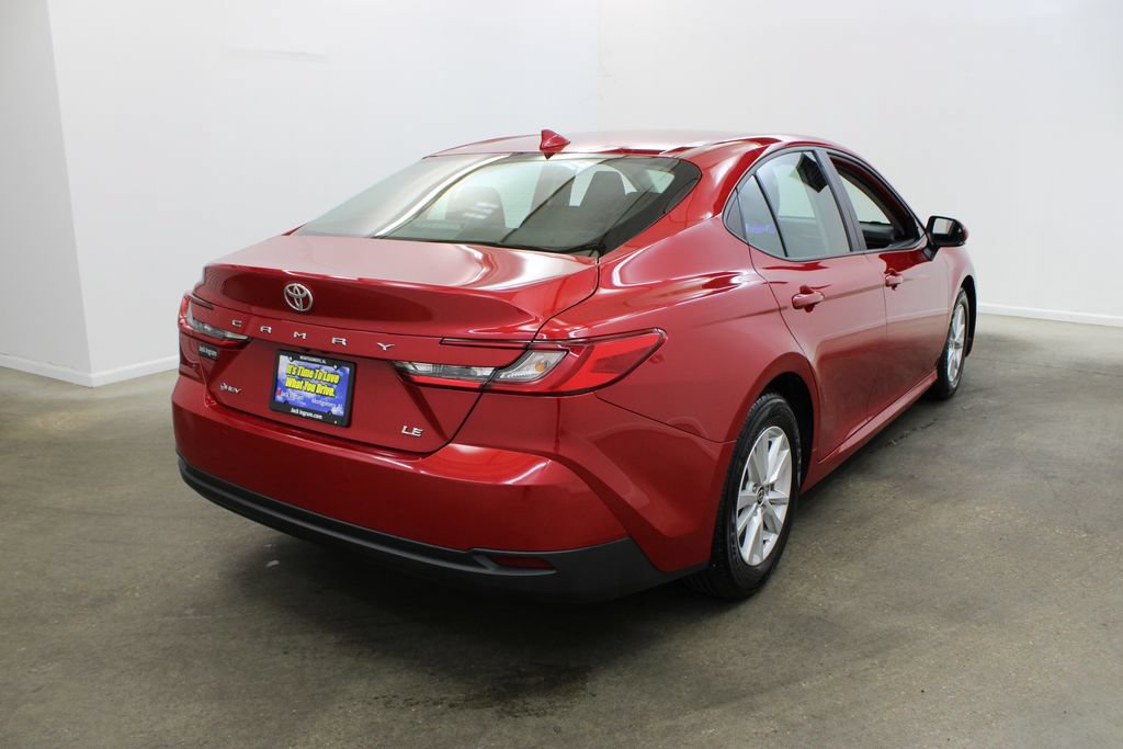 Used 2025 Toyota Camry LE FWD image 5