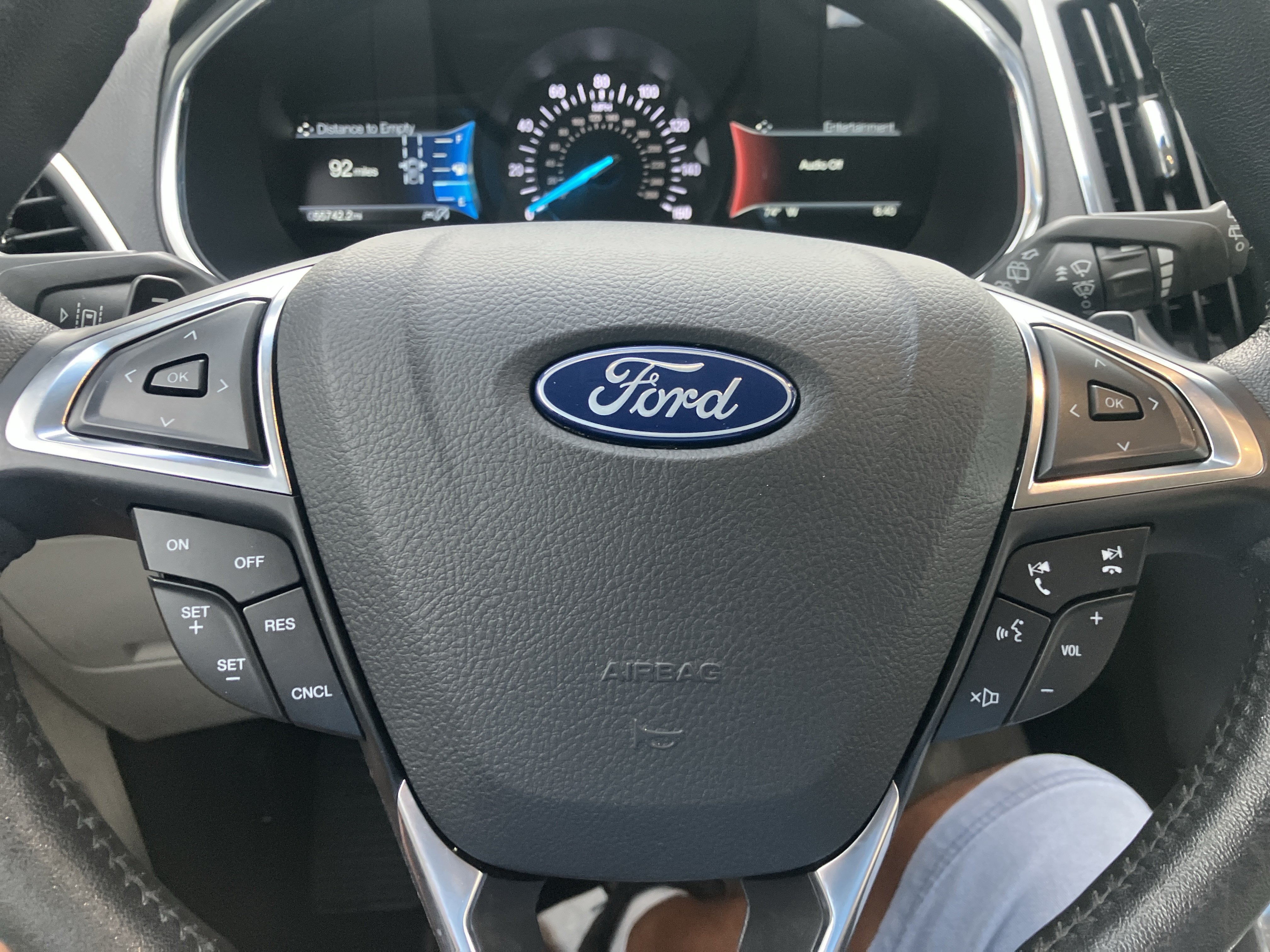 Used 2020 Ford Edge Titanium w/ Class II Trailer Tow Package AWD/4WD image 24