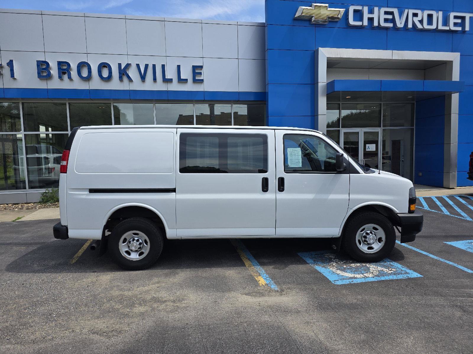Used 2019 Chevrolet Express 2500 RWD image 8