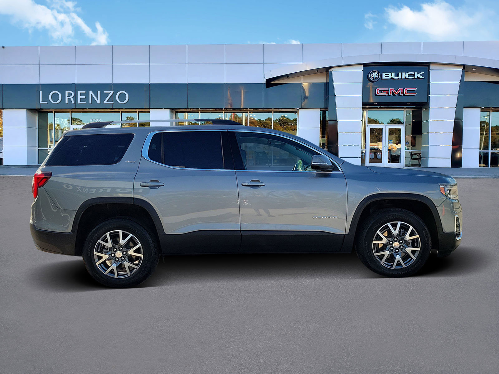 Used 2023 GMC Acadia SLT w/ Technology Package image 4