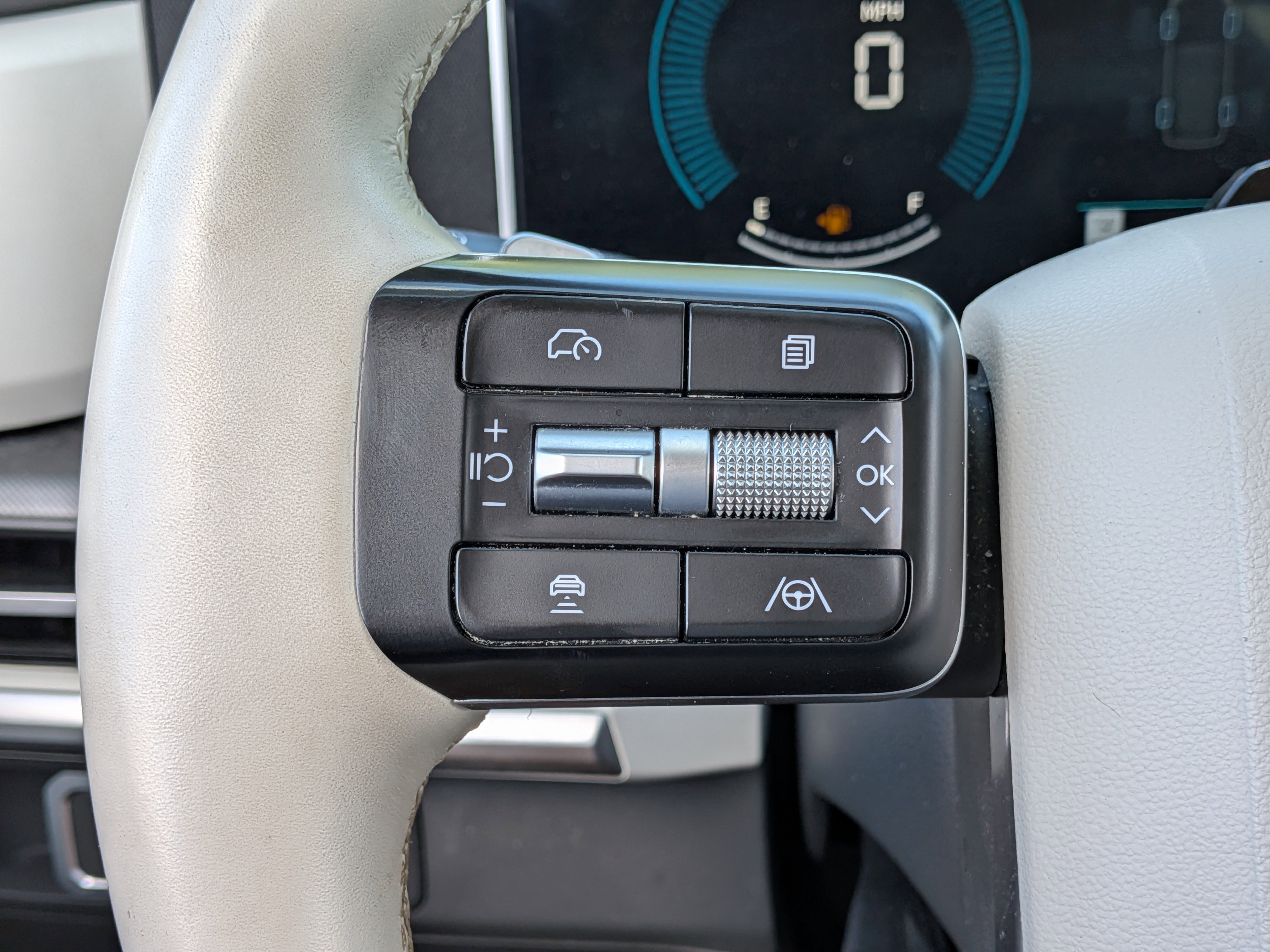 Used 2024 Hyundai Santa Fe SEL image 25