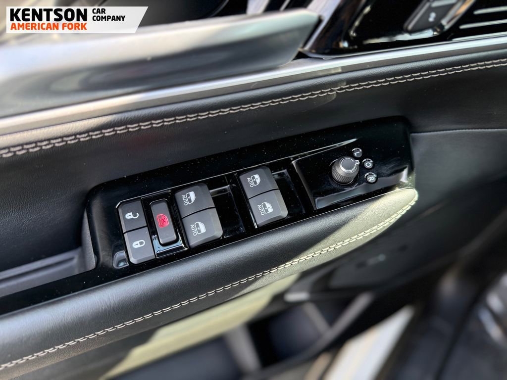 Used 2025 Jeep Wagoneer 4WD image 24