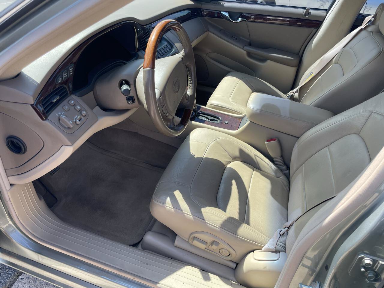 Used 2005 Cadillac De Ville DTS w/ Equipment Group FWD image 24