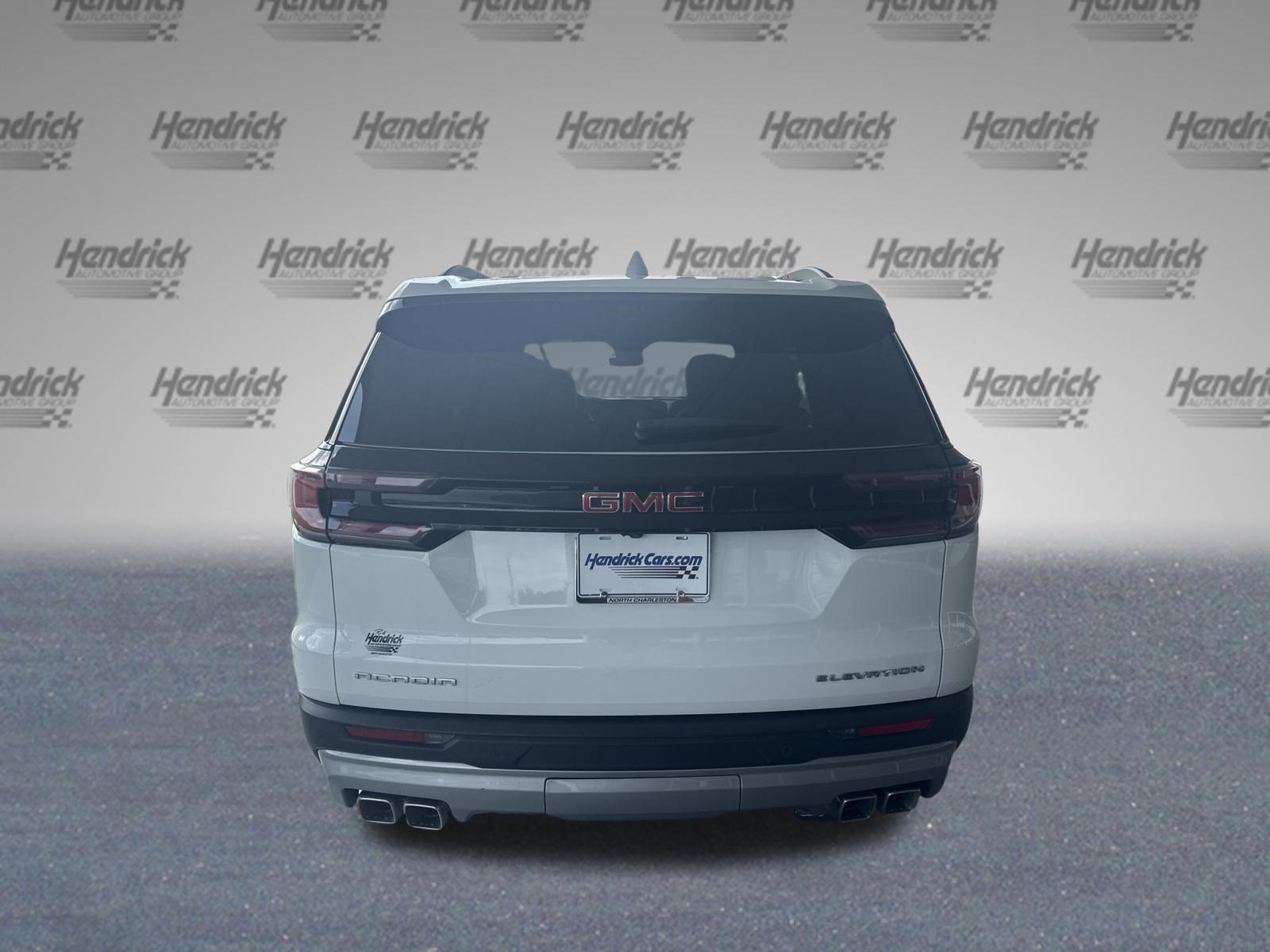 Used 2026 GMC Acadia Elevation w/ Elevation Premium Package FWD image 8