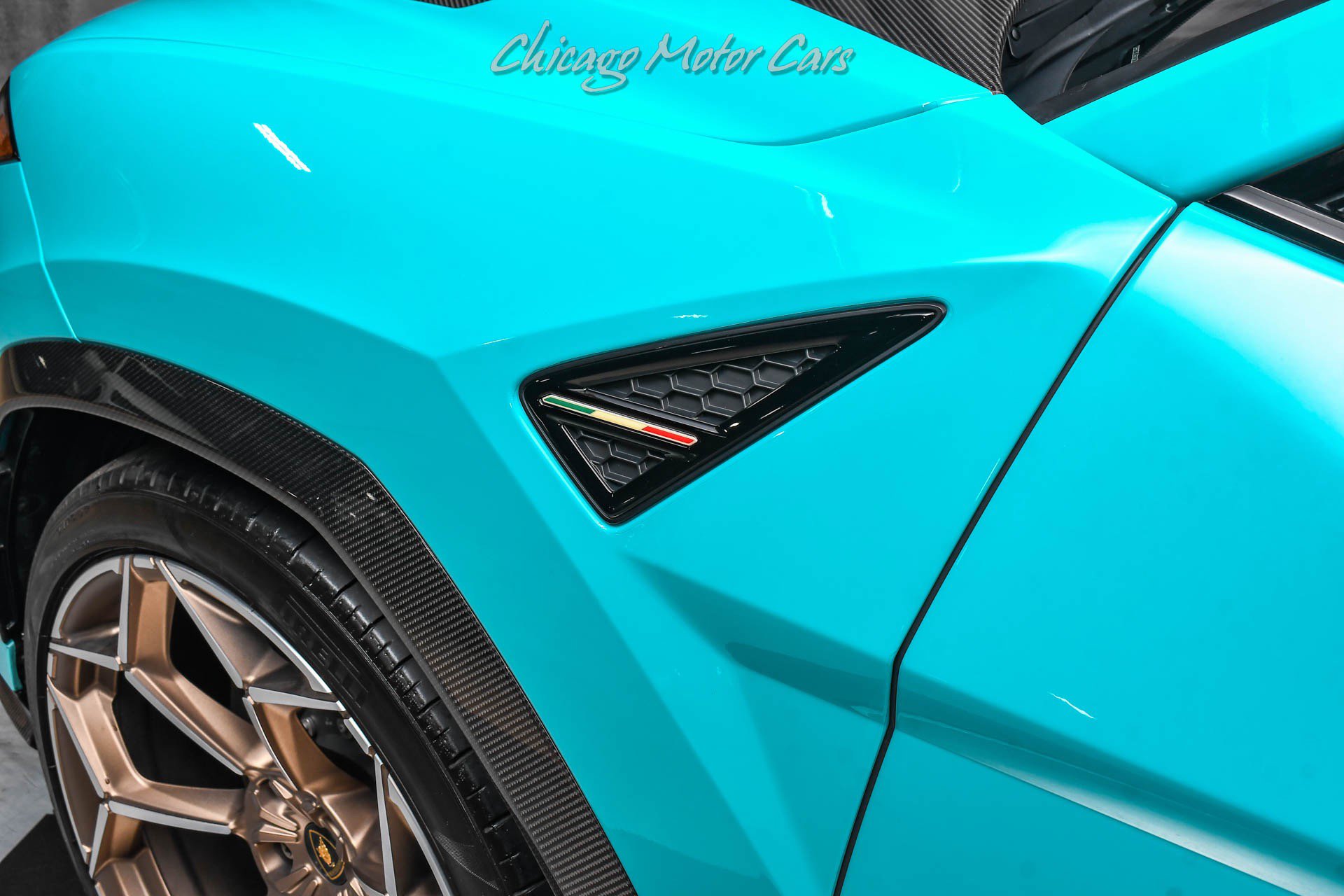 Used 2024 Lamborghini Urus Performante AWD/4WD image 39