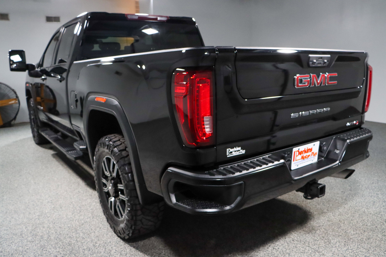 Used 2021 GMC Sierra 2500 AT4 image 9