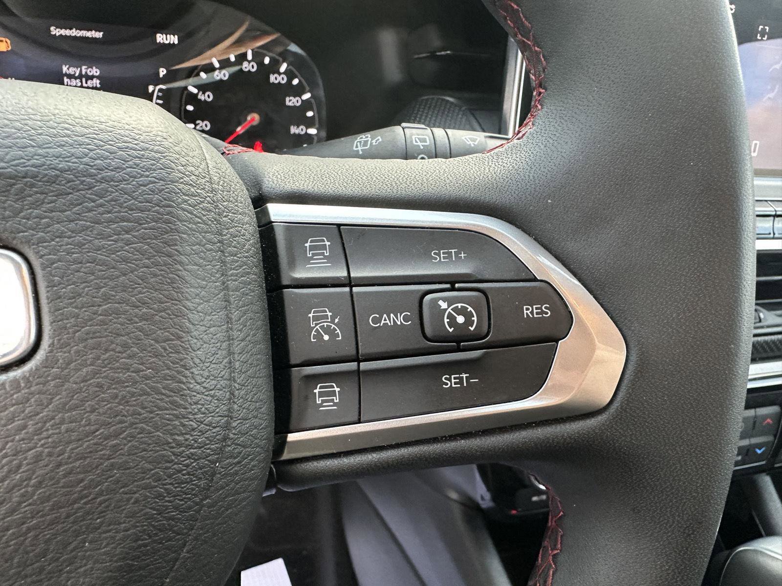 Used 2025 Jeep Compass Trailhawk AWD/4WD image 24