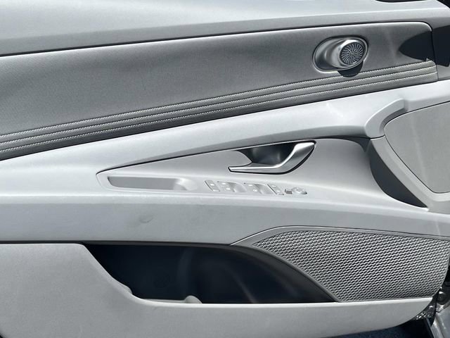 Used 2025 Hyundai Elantra Sport image 22