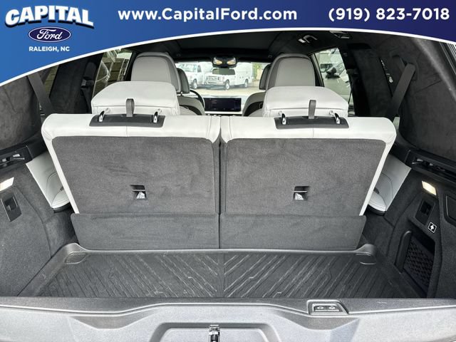 Used 2023 BMW X7 xDrive40i w/ Premium Package AWD/4WD image 16