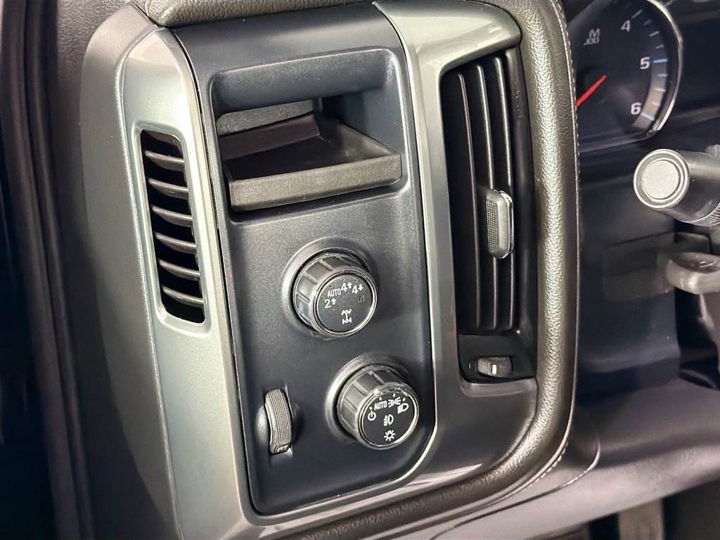 Used 2018 Chevrolet Silverado 1500 LTZ image 10