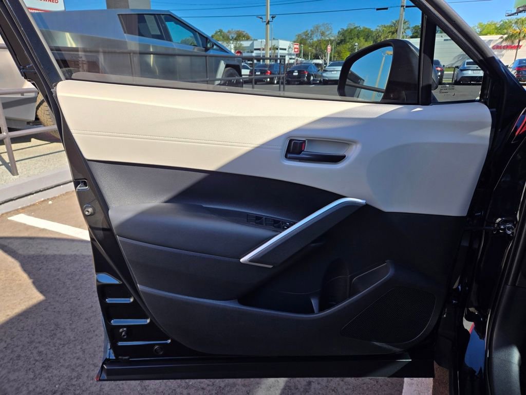 Used 2024 Toyota Corolla Cross L image 19