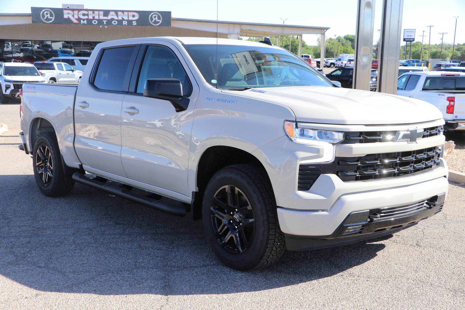 New 2026 Chevrolet Silverado 1500 RST w/ RST Select Package AWD/4WD image 1
