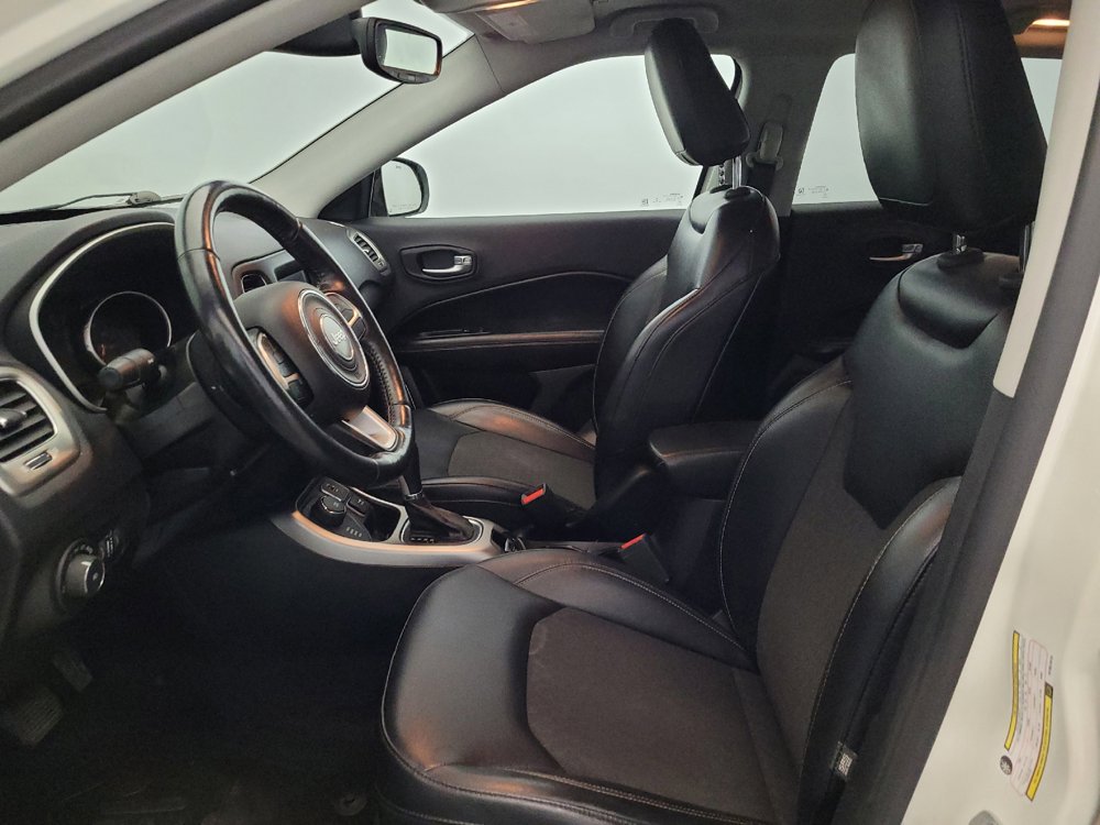 Used 2017 Jeep Compass Latitude w/ Popular Equipment Group AWD/4WD image 17