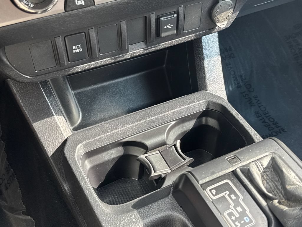 Used 2020 Toyota Tacoma SR AWD/4WD image 25