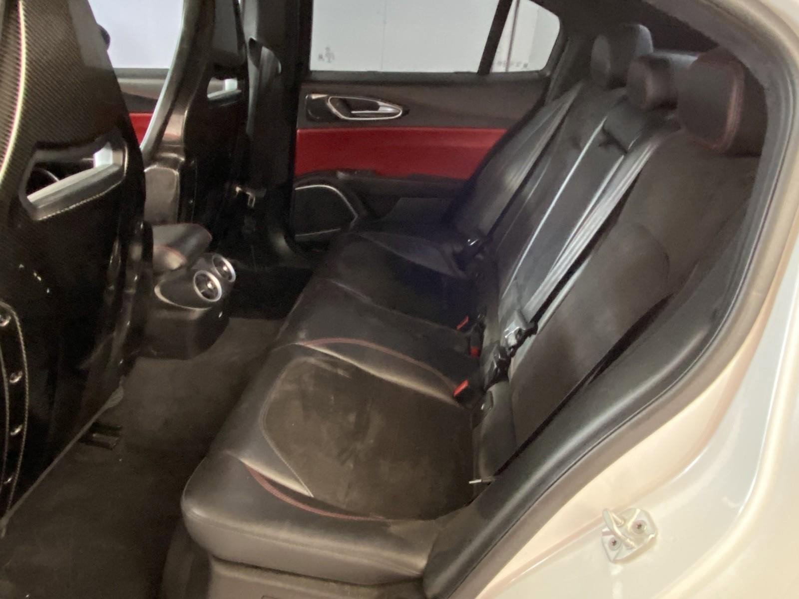 Used 2019 Alfa Romeo Giulia Quadrifoglio w/ Driver Assist Dynamic Package image 16